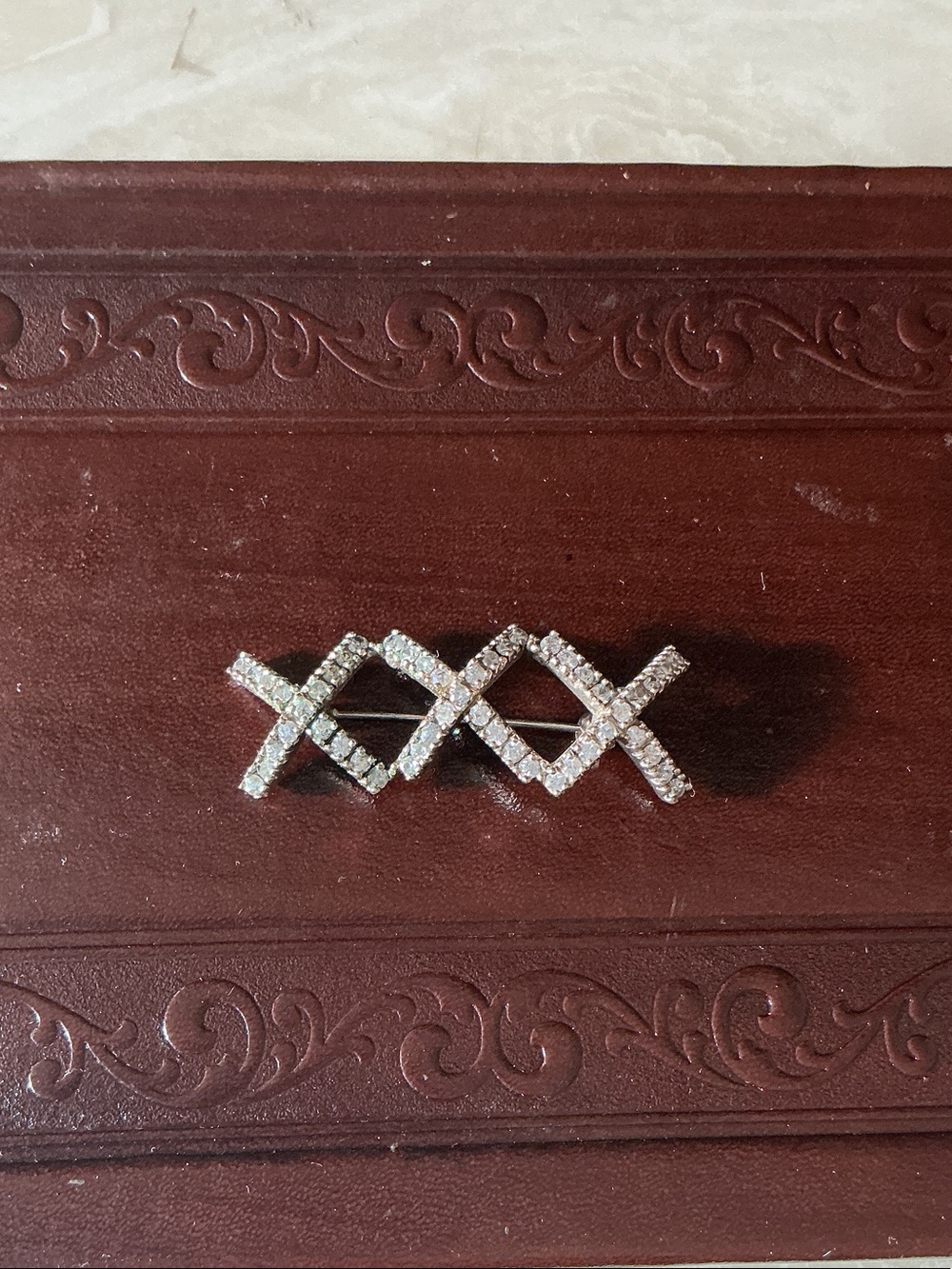 Crystal X-Linked Silver Tone Hair Clip - Sparkling Clear